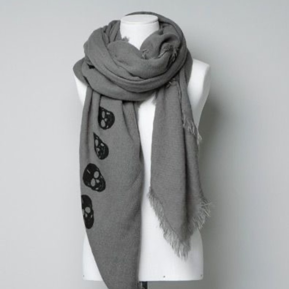 Zara Gray Skull Print Scarf - Picture 10 of 10